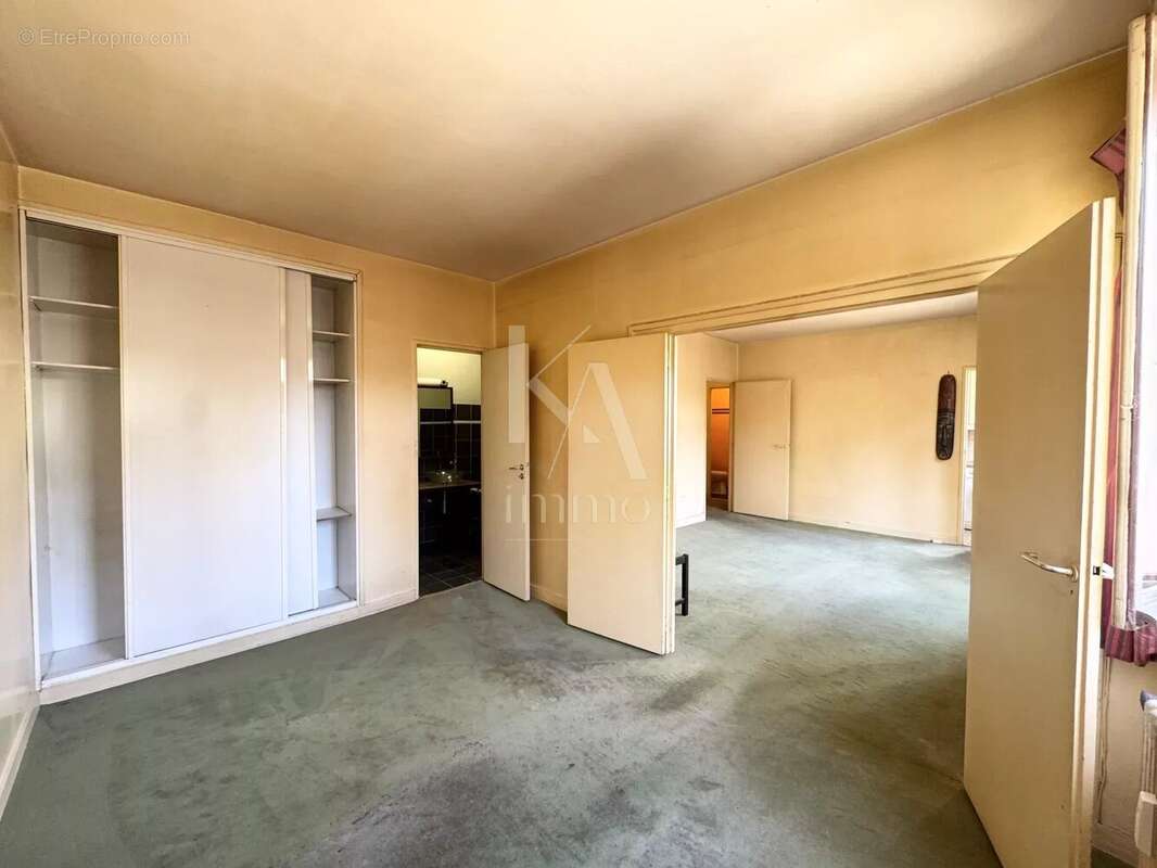 Appartement à NEUILLY-SUR-SEINE