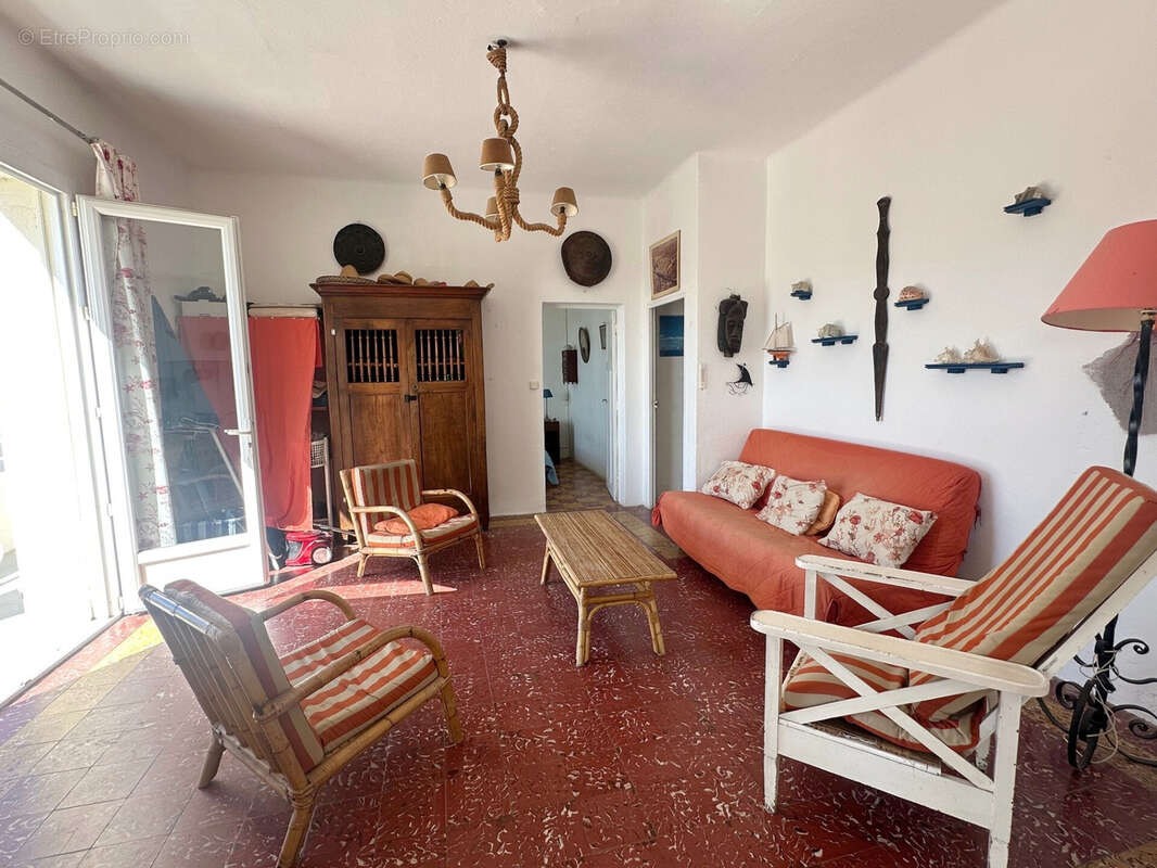 Appartement à MAUGUIO