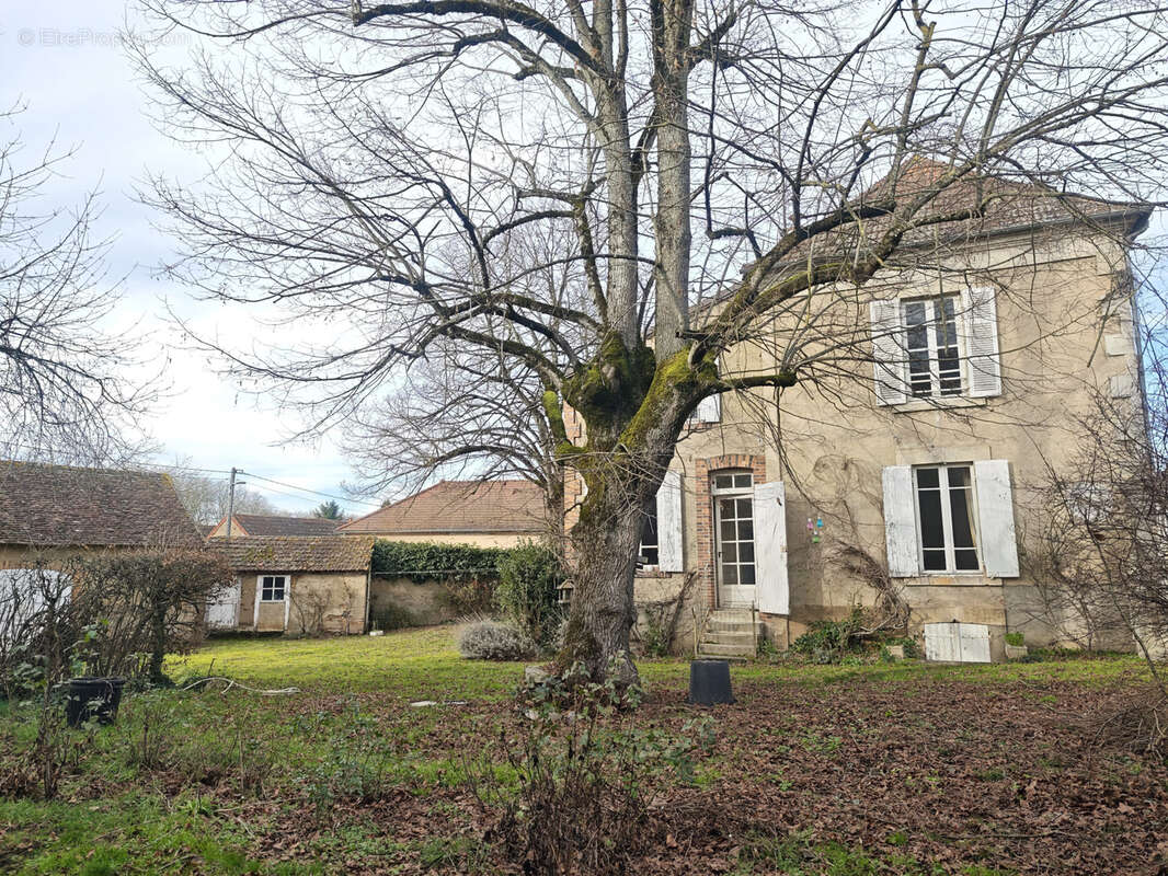 Maison à DORNES
