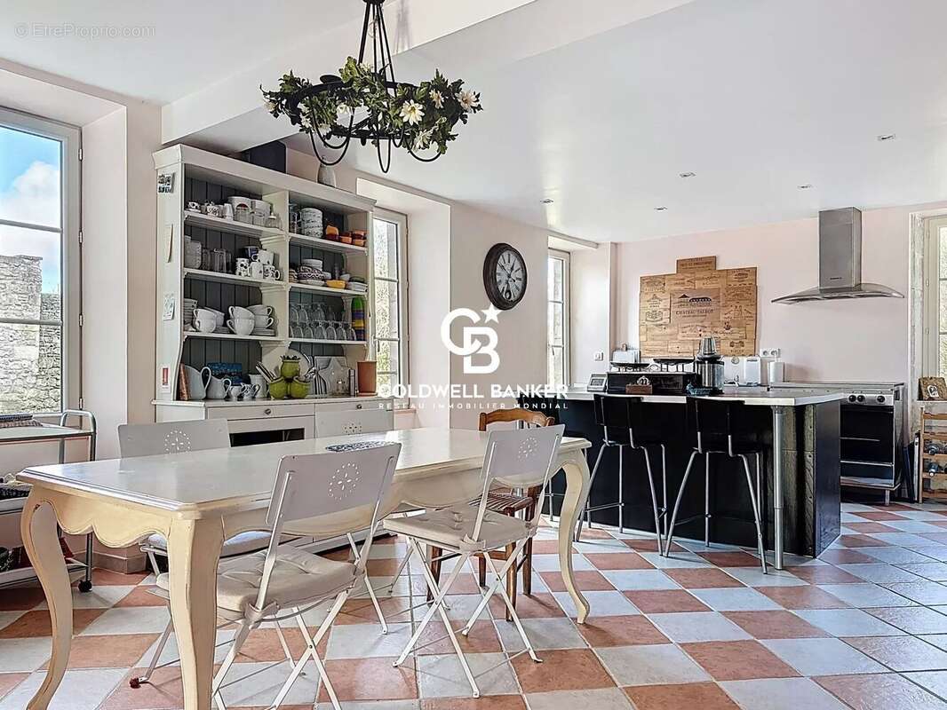 Maison à TONNAY-CHARENTE