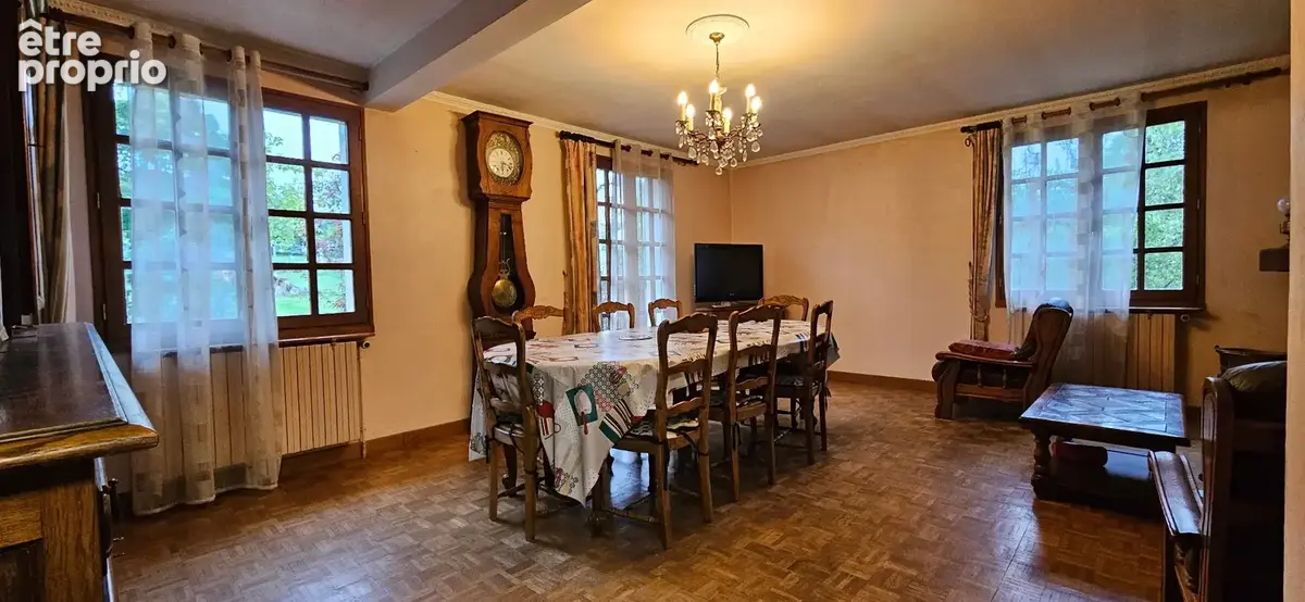 Maison 6 chambres avec 4600m2 de jardin, grand sous-sol, possibilité de vie en plain-pied (Calvinet-Puycapel, 15) - photo 13
