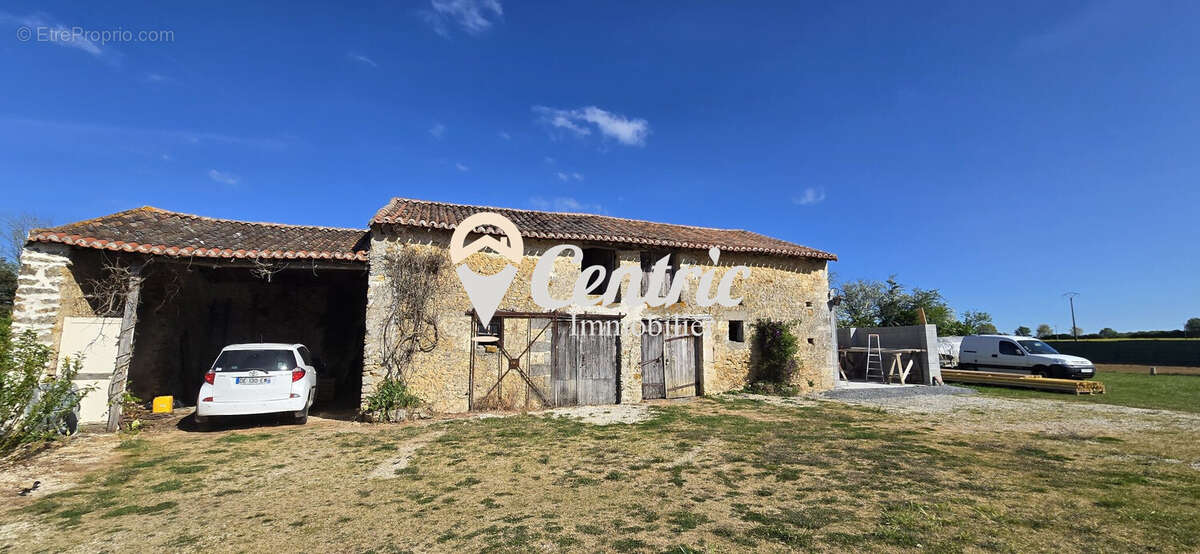 Maison à THENEZAY