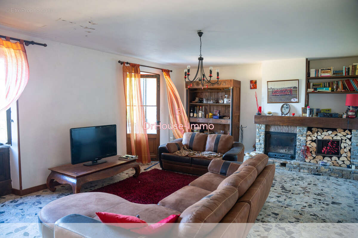 Maison à MONTCLAR-SUR-GERVANNE