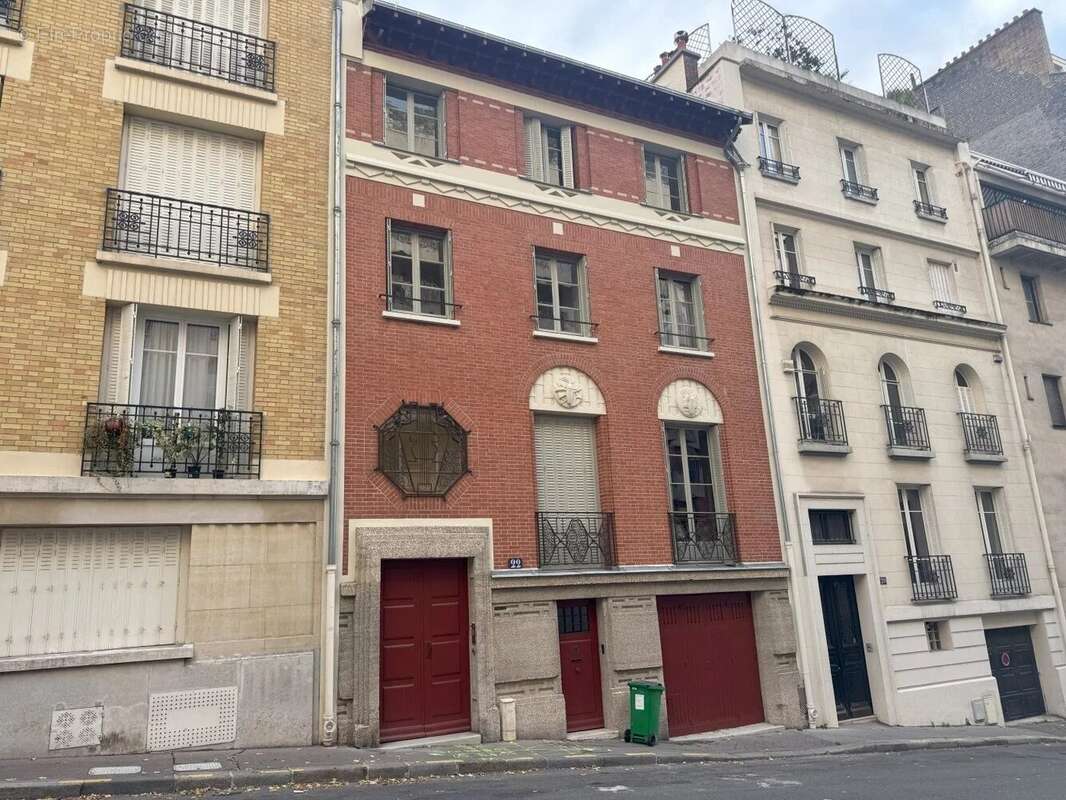 Appartement à PARIS-16E