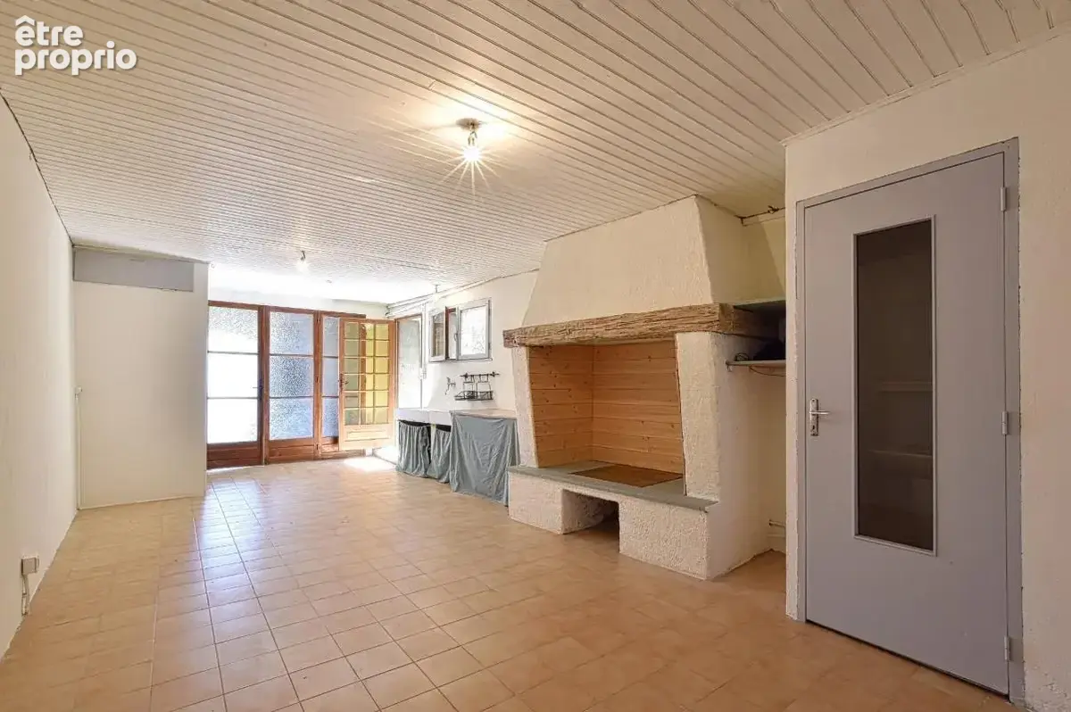 Maison de village rénovée, garage et potentiel d’aménagement - photo 4