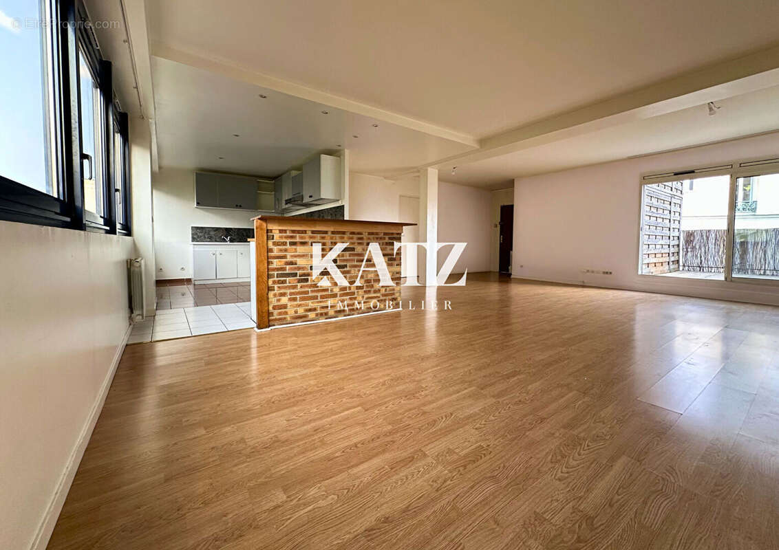 Appartement à PARIS-20E