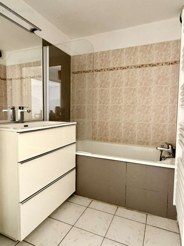 Appartement à LATTES