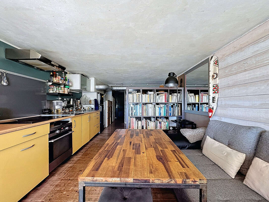 Commerce à GRUISSAN