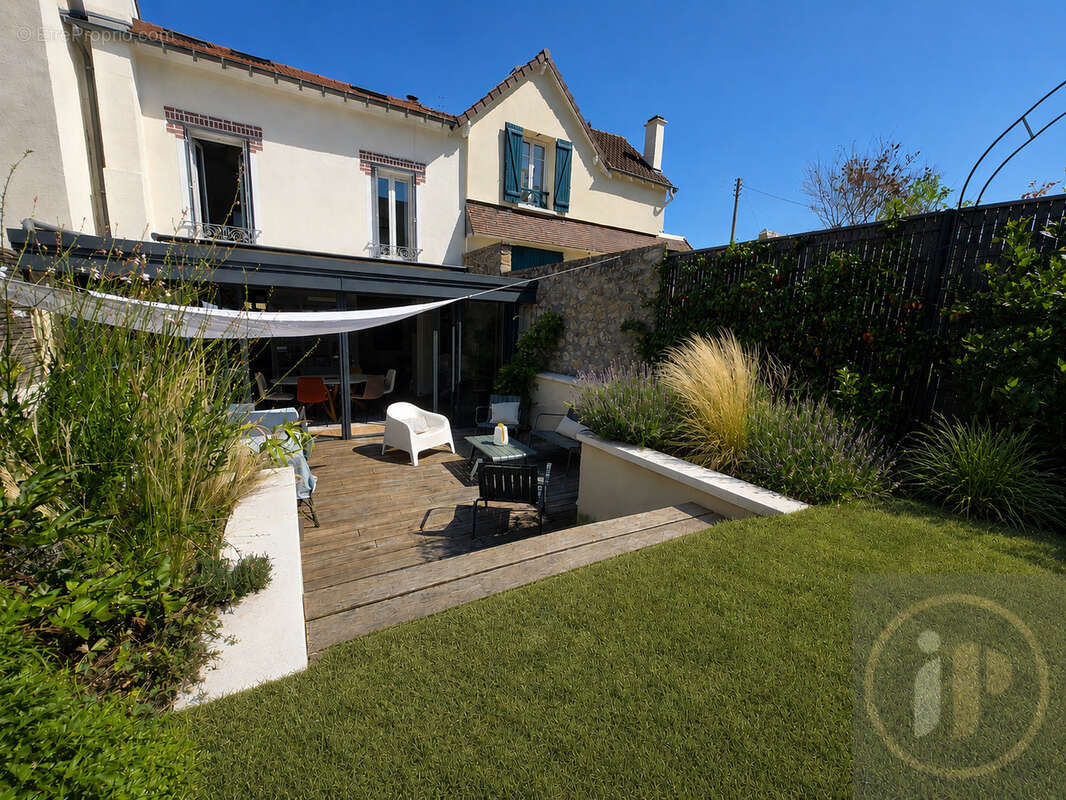Charme d'une maison de ville et confort d'une rénovation contemporaine - photo 7
