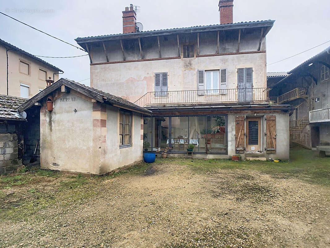 Maison à PONT-DE-VAUX