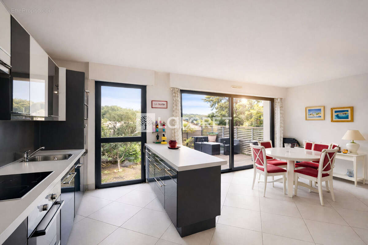 Appartement à VALBONNE