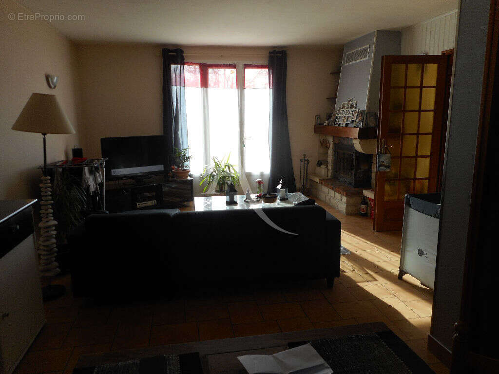 Maison à BUSSAC-SUR-CHARENTE