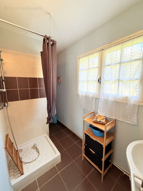 Petite habitation sur grand terrain constructible sur Campestre - photo 5