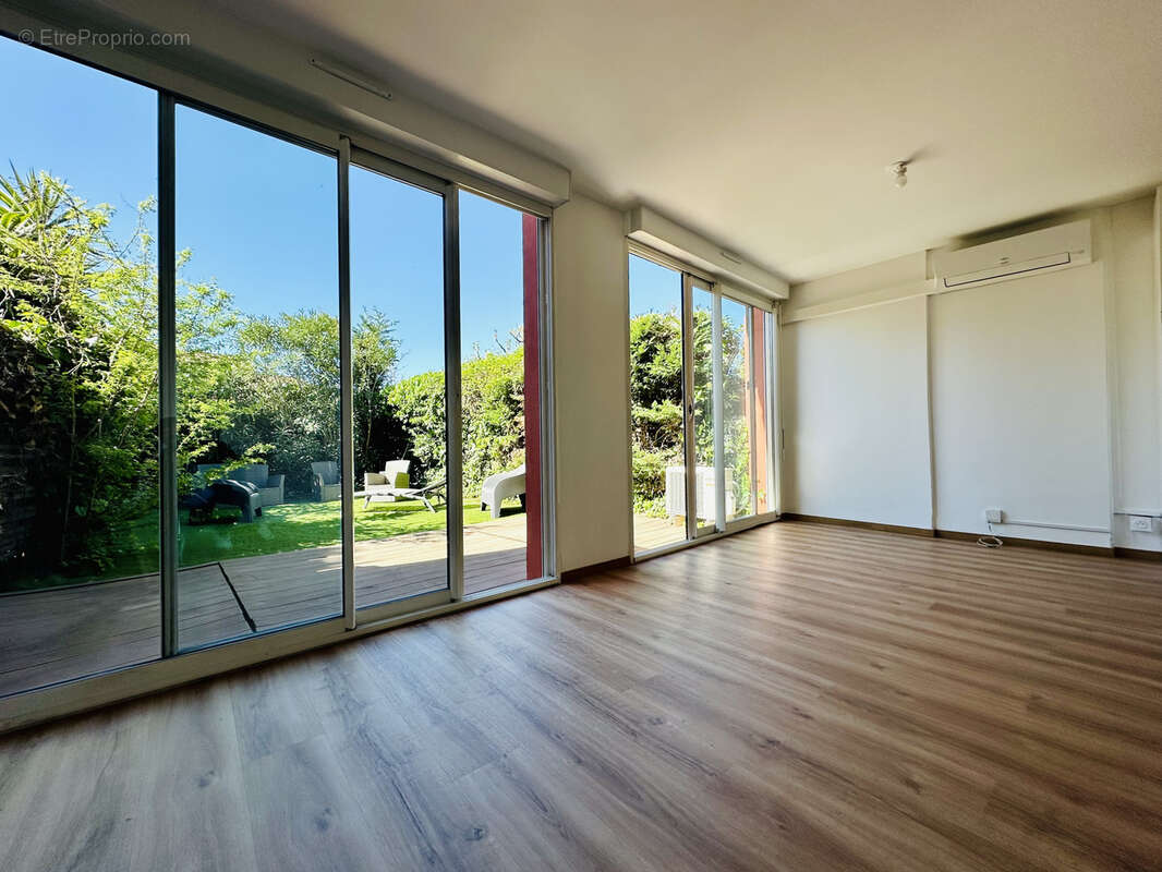 Appartement à LATTES