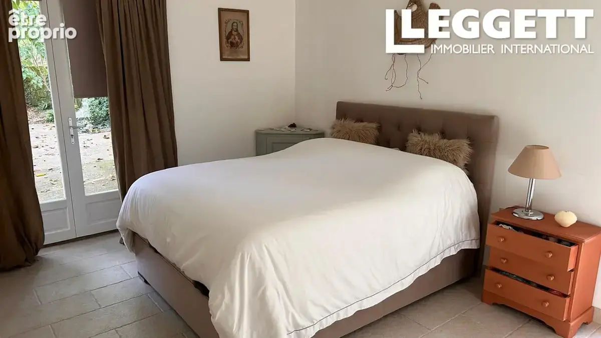 Charmante propriété en pierre rénovée, située dans un magnifique cadre privé aux abords de Saint-Antonin-Noble - photo 10