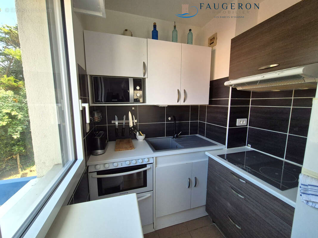 LA CHAUME - Appart T2 40 m2 hab. + parking privatif tout proche Mer - photo 4