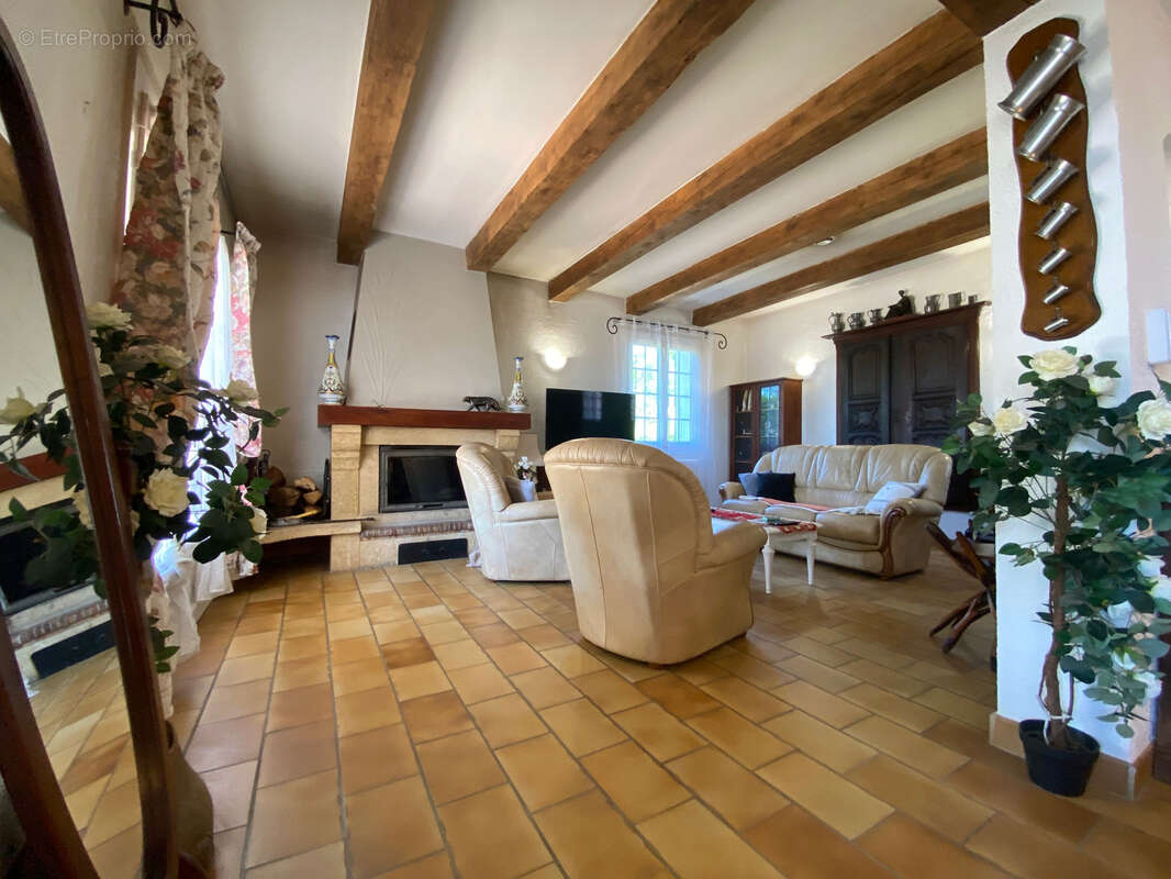 Maison à CADEROUSSE