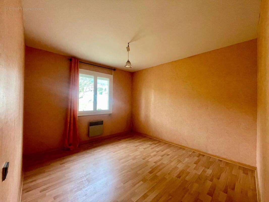 Maison à BOUT-DU-PONT-DE-LARN