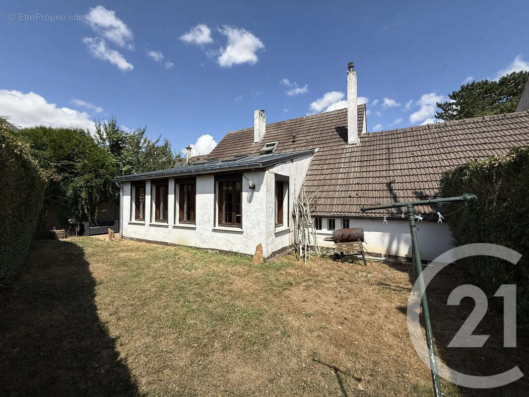 Maison 114 m² à Saint-Quentin  - photo 13