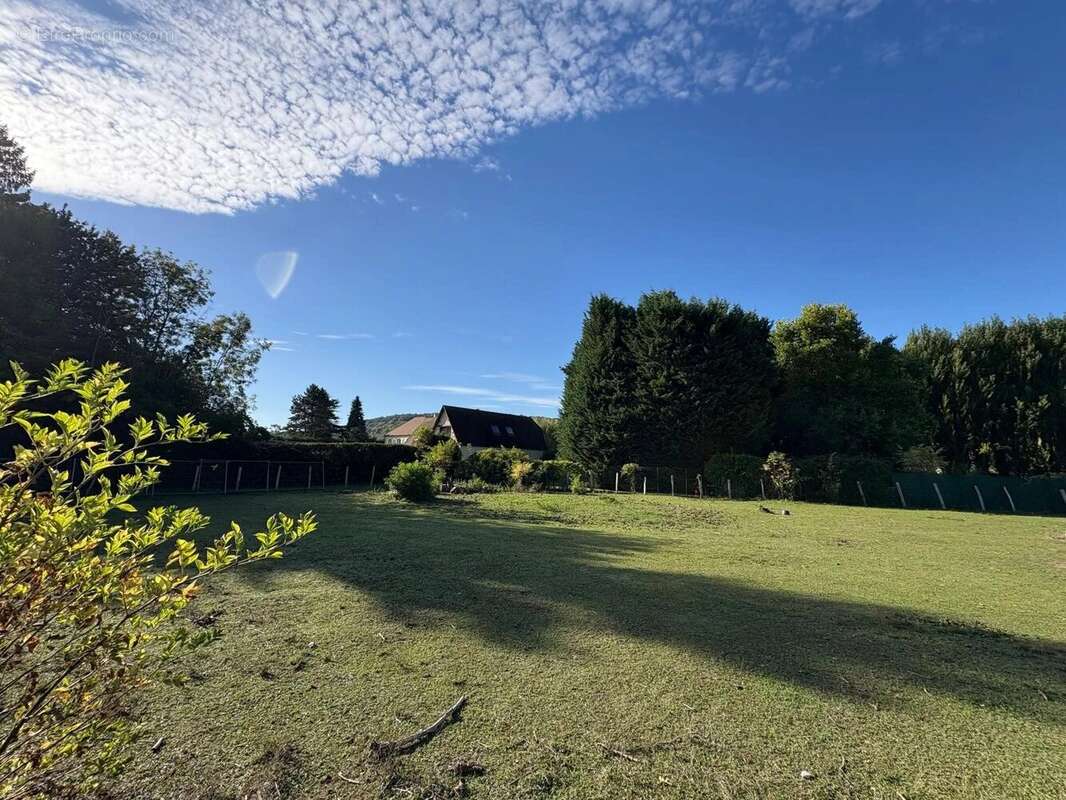 Terrain à FONTAINE-SOUS-JOUY