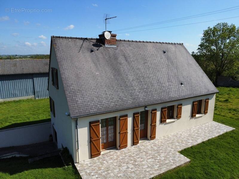 Maison à REGNEVILLE-SUR-MER