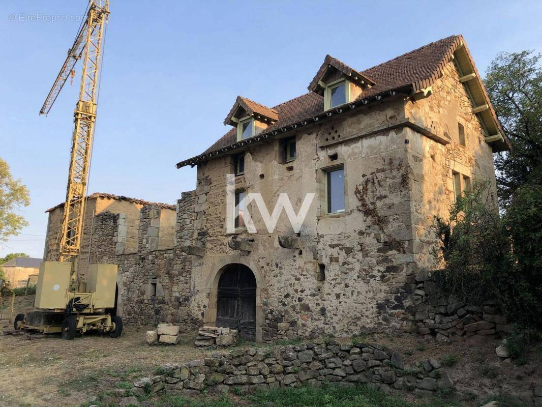 Maison à SAINT-MARTIN-LAGUEPIE