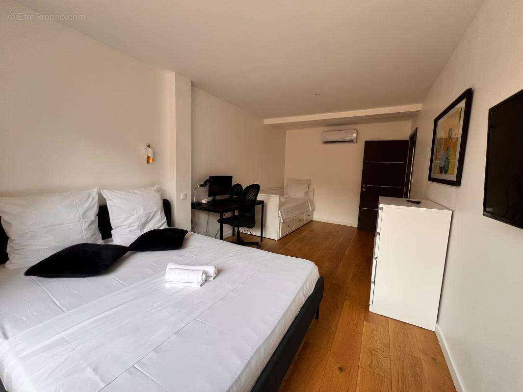 Rue des Changes – Rare T4 de 109 m² au dernier étage - photo 6
