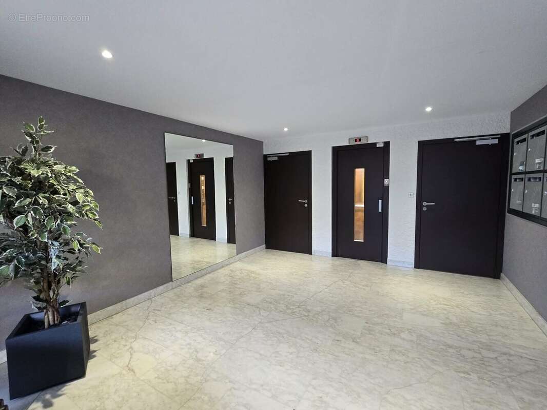 Appartement 156 m² à Metz  - photo 4