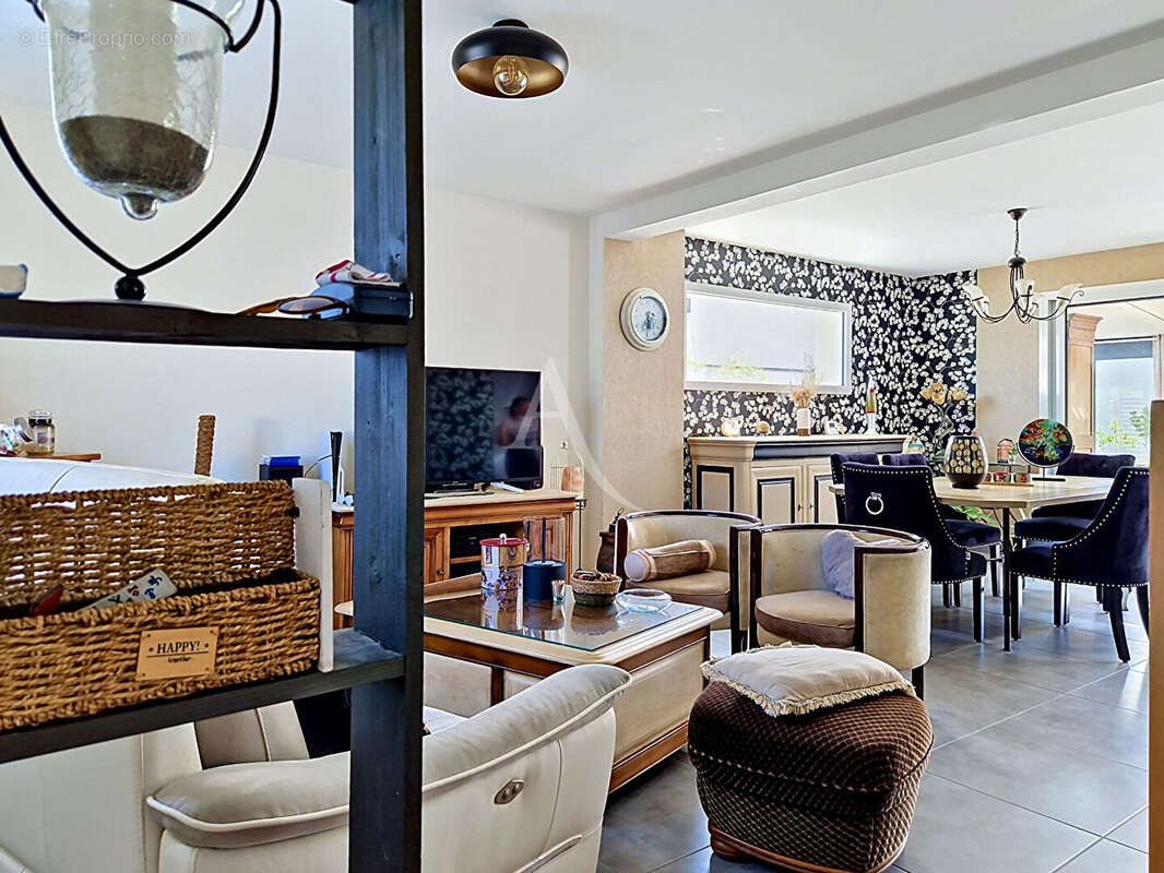 Maison Saint Barthelemy D Anjou 6 pièce(s) 122 m2 - photo 3