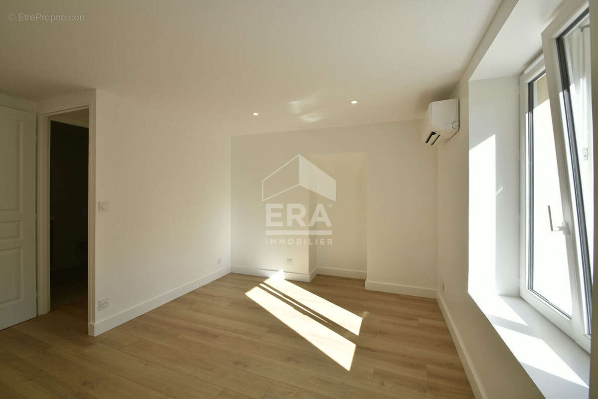 Maison à NEAUPHLE-LE-VIEUX