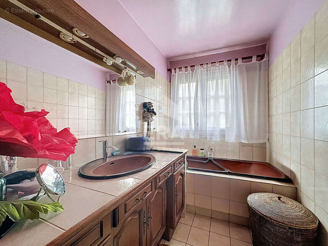 Maison à CHAUMONTEL