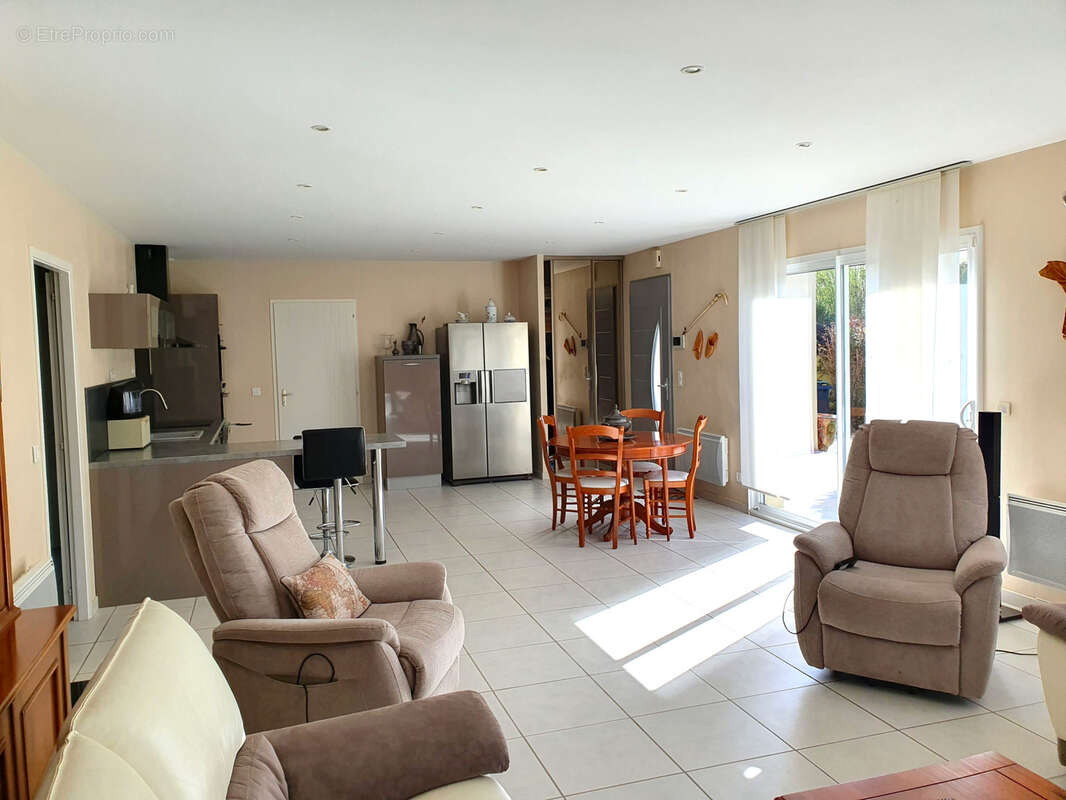 Maison à SAINTES