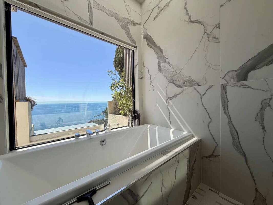 Maison à ROQUEBRUNE-CAP-MARTIN
