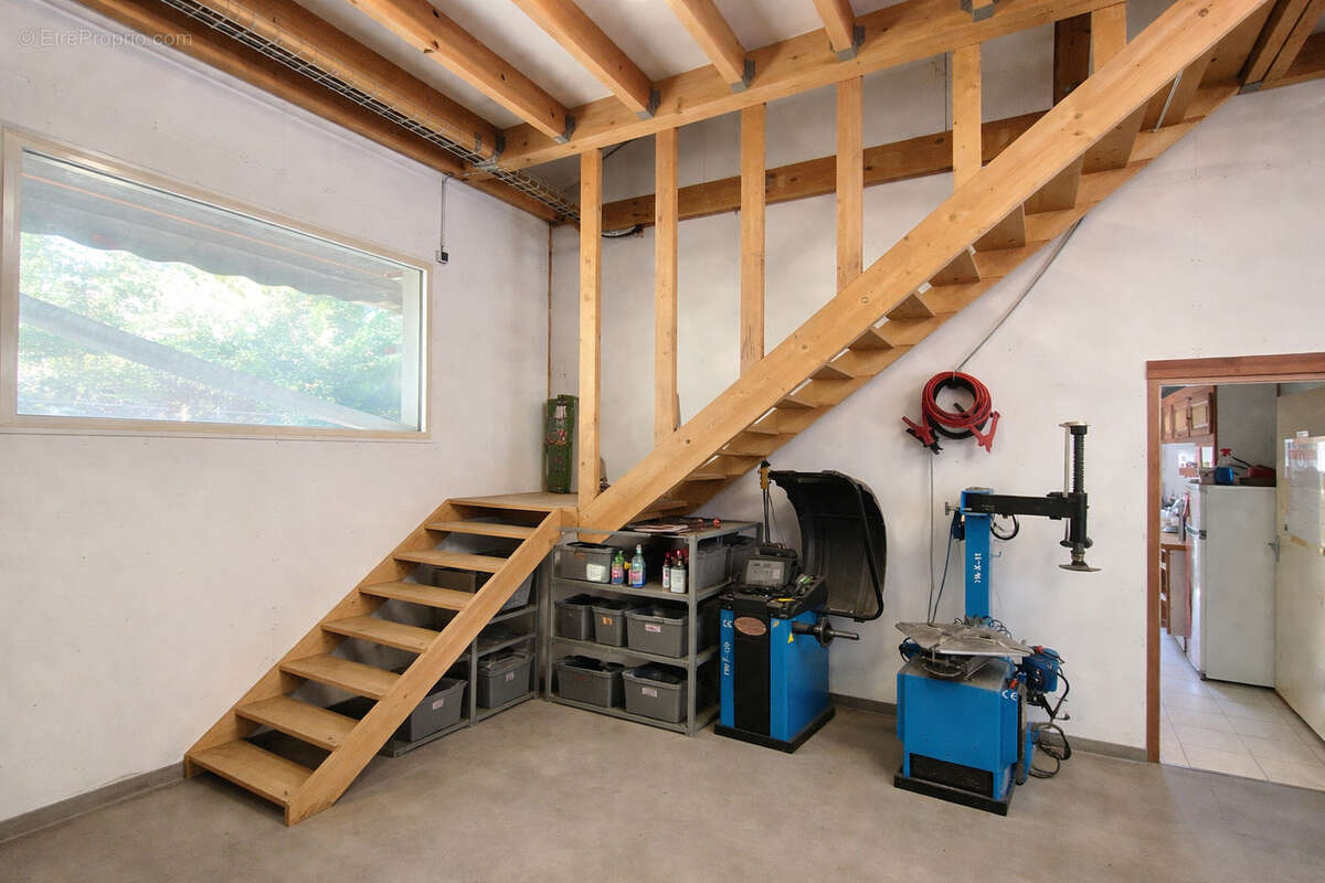 Commerce à MONTGARDIN