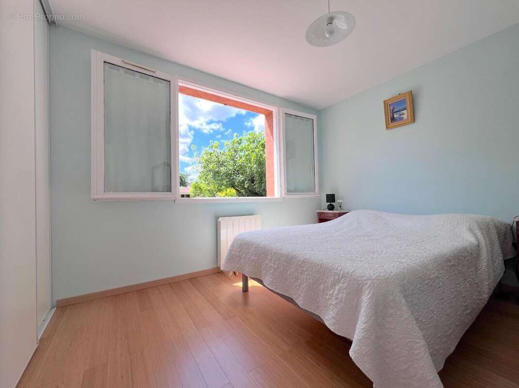 Maison 120 m² à Decines-Charpieu  - photo 6