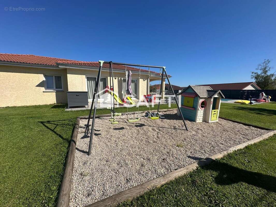 Photo 5 - Maison à SAINT-ETIENNE-DU-BOIS