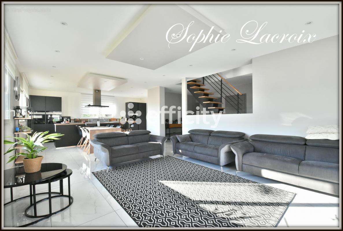 Maison à BOUGE-CHAMBALUD