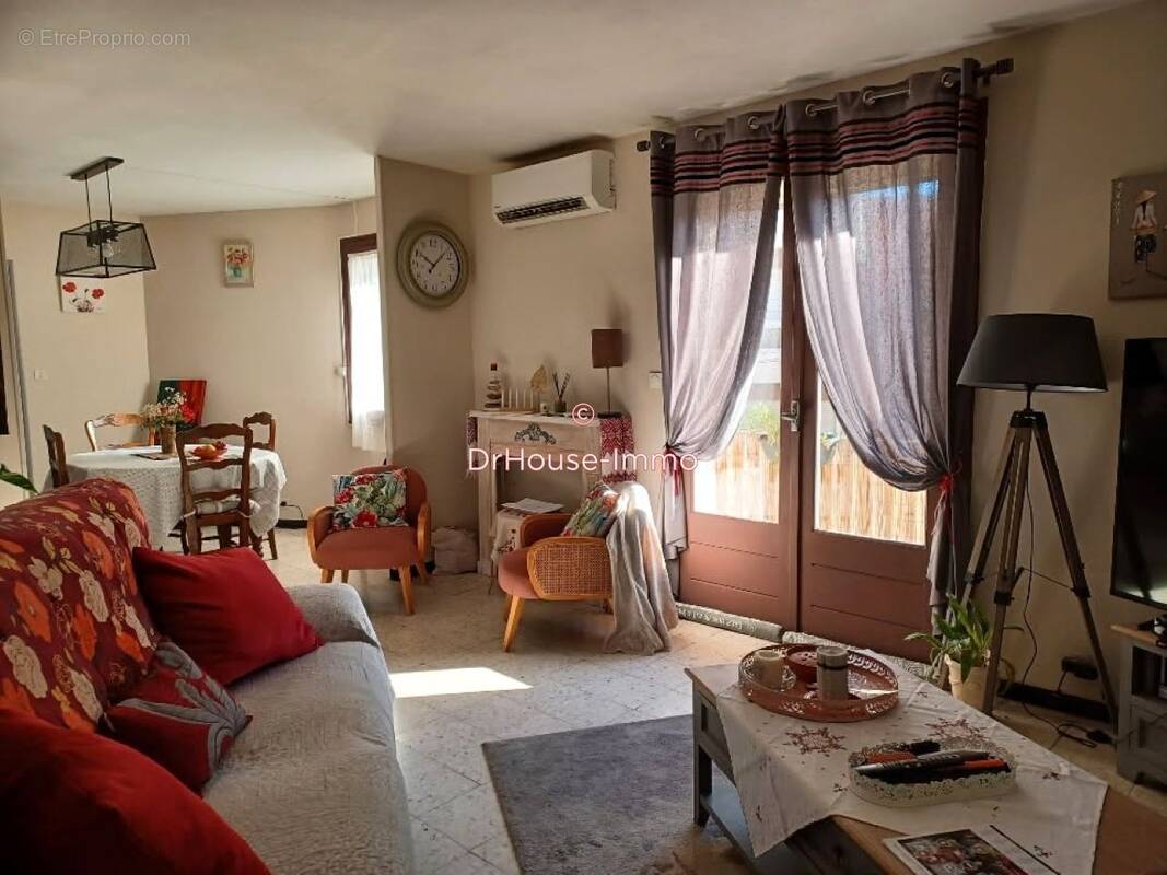 Appartement à BAGNOLS-SUR-CEZE