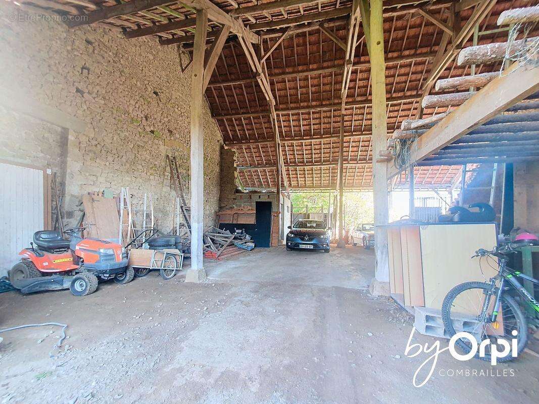 Maison à MONTEL-DE-GELAT