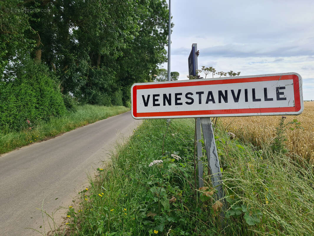 Terrain à VENESTANVILLE