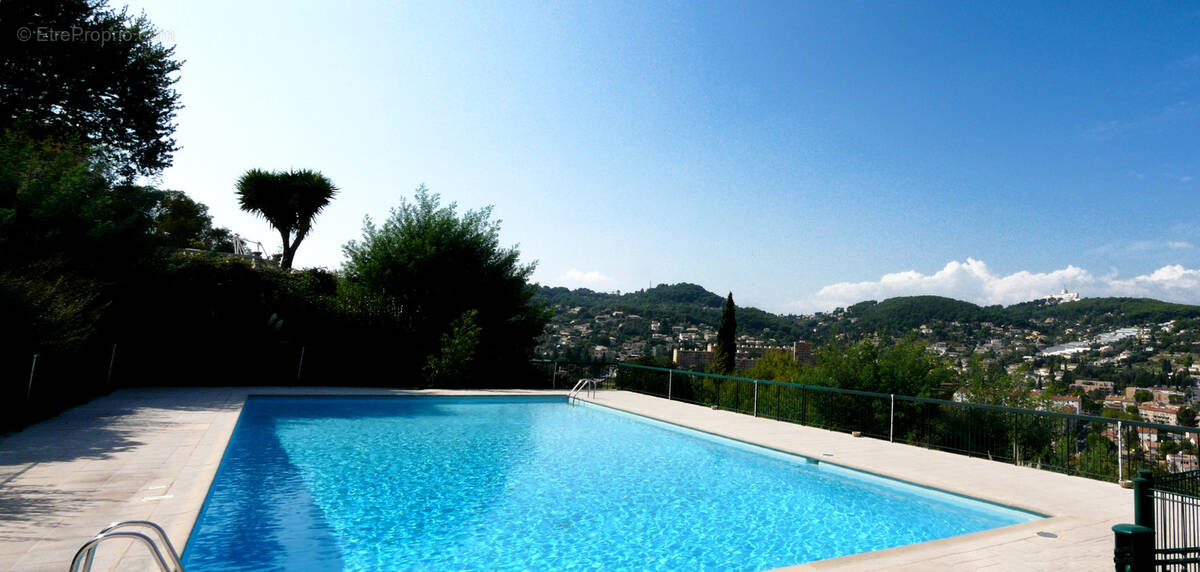 Appartement à VALLAURIS
