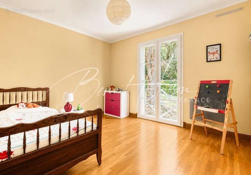 Maison familiale – 188m² – 5 chambres – jardin de plus de 3800m² - photo 9