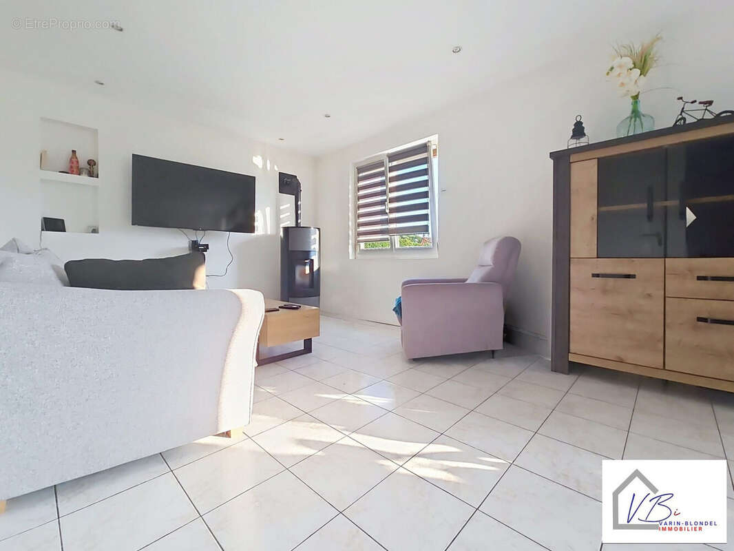 Maison à GRUCHET-LE-VALASSE