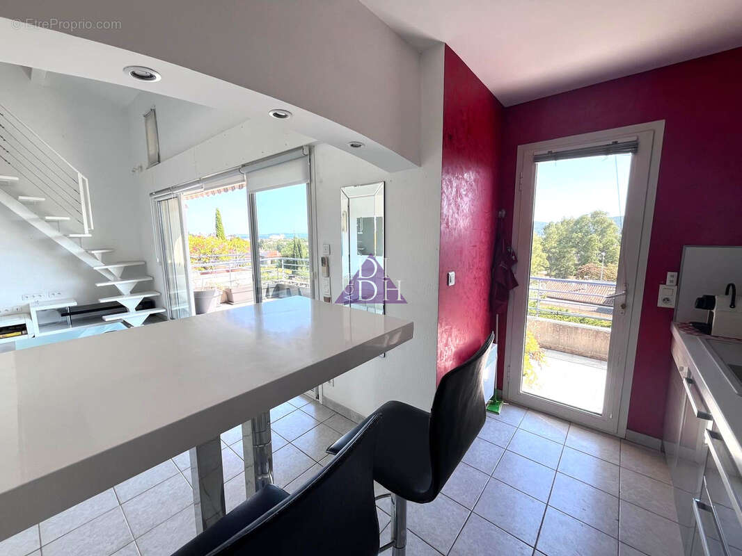 Appartement à BORMES-LES-MIMOSAS