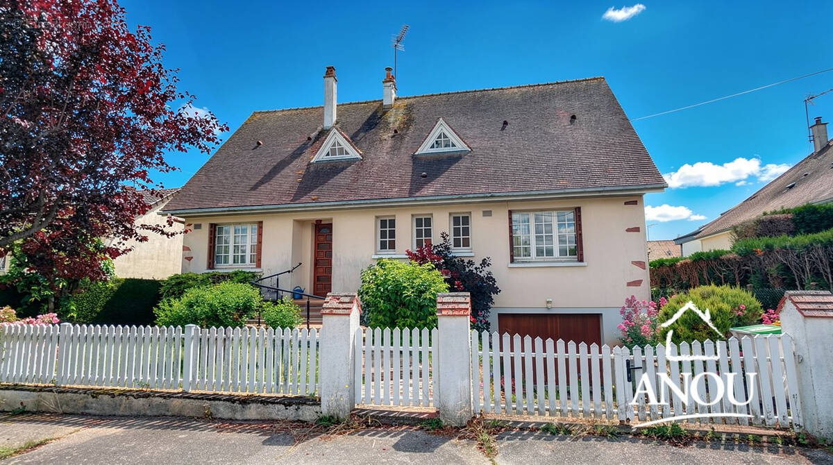 Maison à BROU