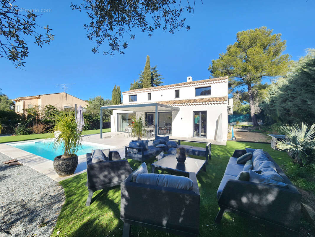 Maison à FREJUS