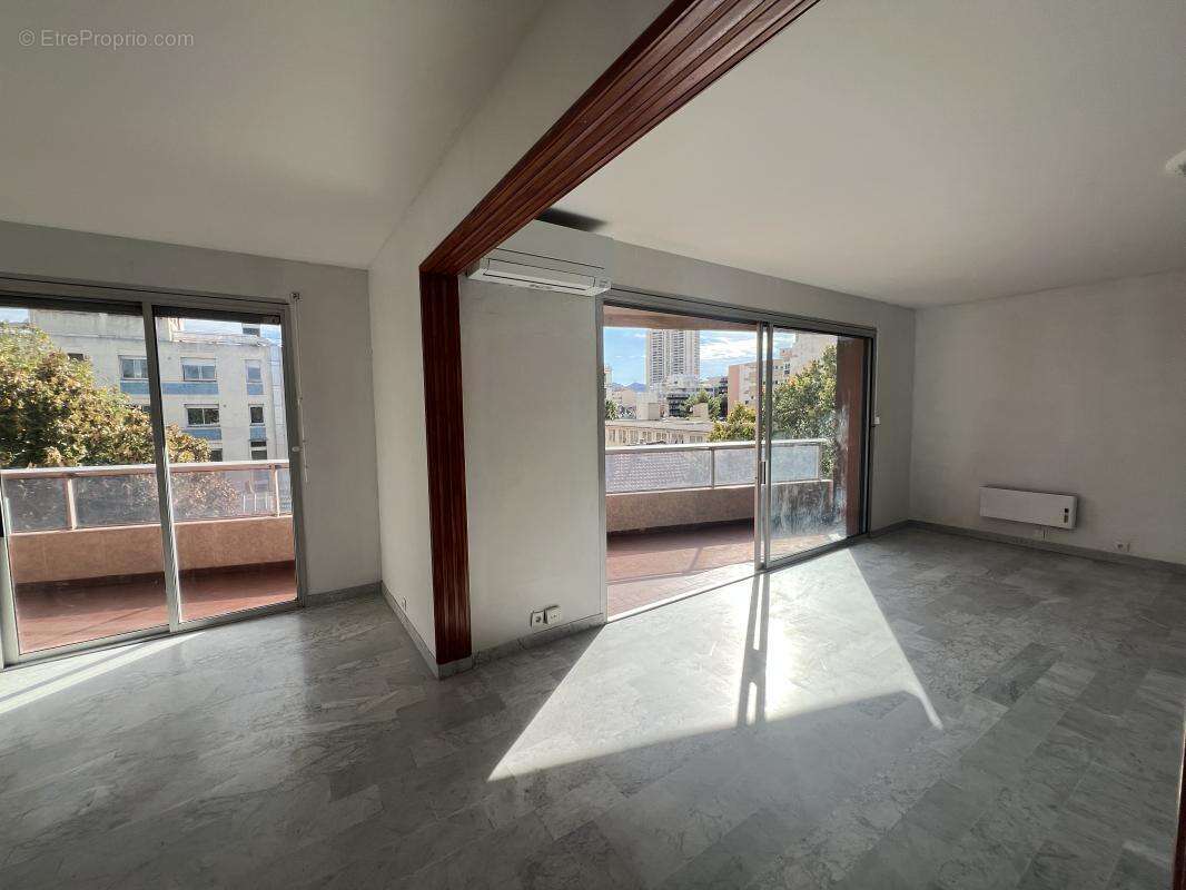 Appartement à MARSEILLE-8E