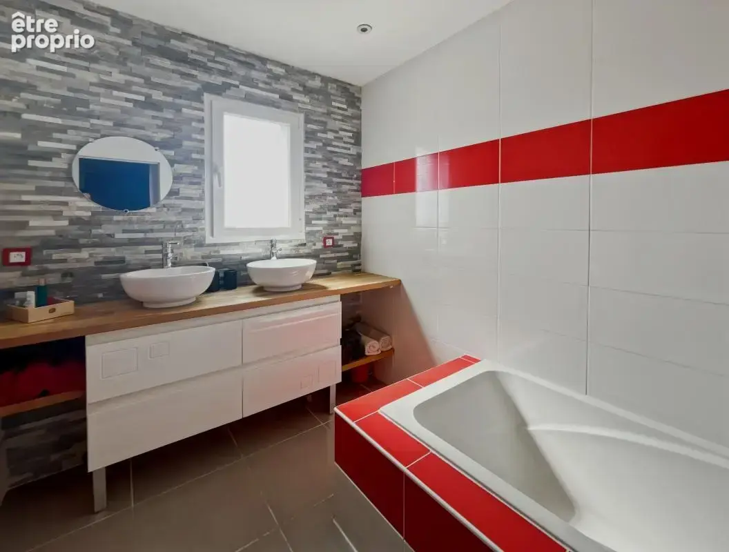 Villa familiale - 170 m² - Piscine - photo 13
