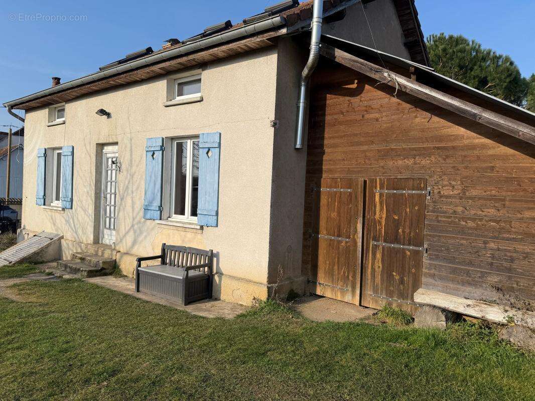 Maison à MAGNY-MONTARLOT