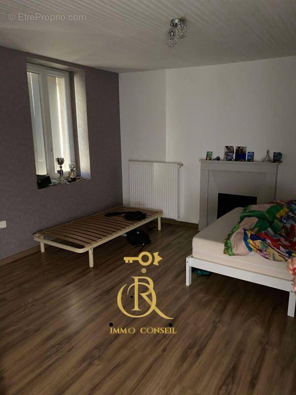 Appartement à COMMENTRY